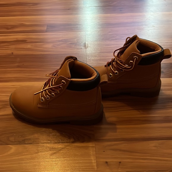 Eddie Bauer Kids Lace-Up Hiking Boots - Picture 2 of 2